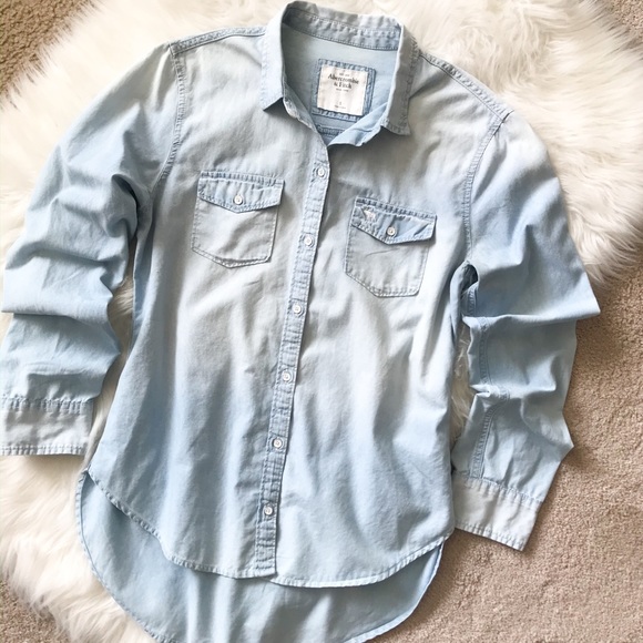 Abercrombie & Fitch Tops - Abercrombie & Fitch Light Chambray Button Down Top